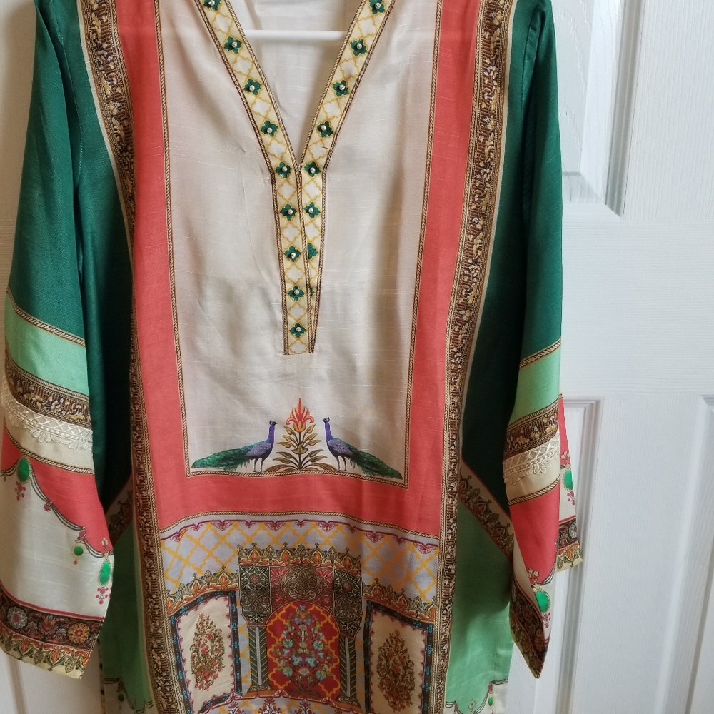 Tunic - Picture 7 of 8